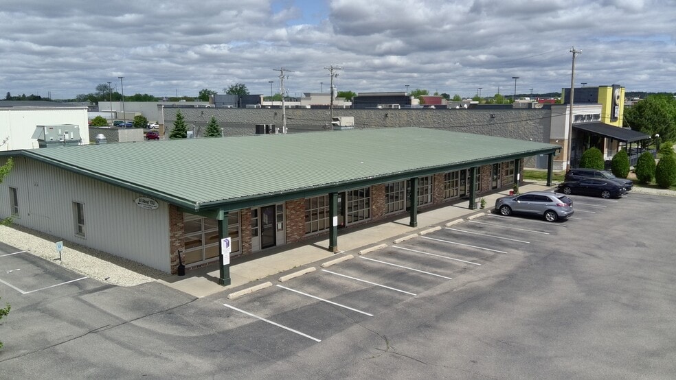 More Photos Of 2833 Milton Ave, Janesville Storefront Retail Office For Lease