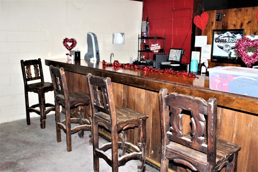 More Photos Of 3047 TX-16 Hwy, Tilden General Retail For Sale