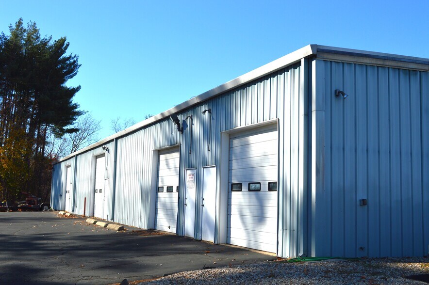Primary Photo Of 15 Herman Dr, Simsbury Light Manufacturing For Lease