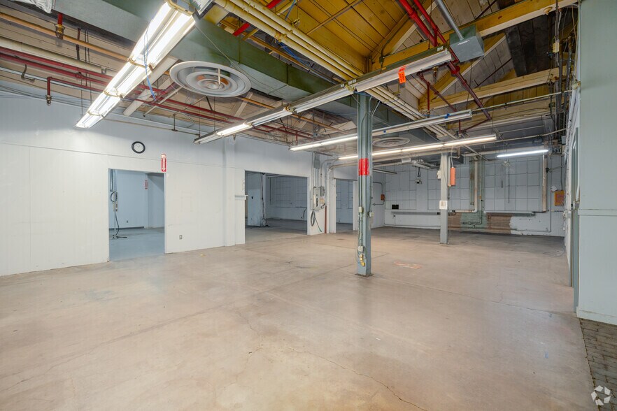 More Photos Of 650 Franklin Ave, Hartford Manufacturing For Sale