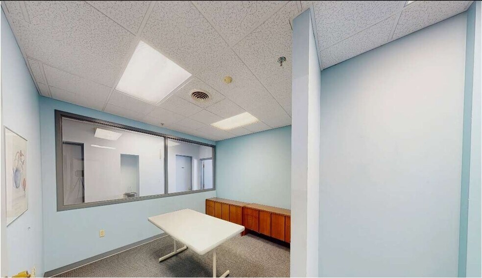 More Photos Of 128 Old Brickyard Ln, Berlin Manufacturing For Lease