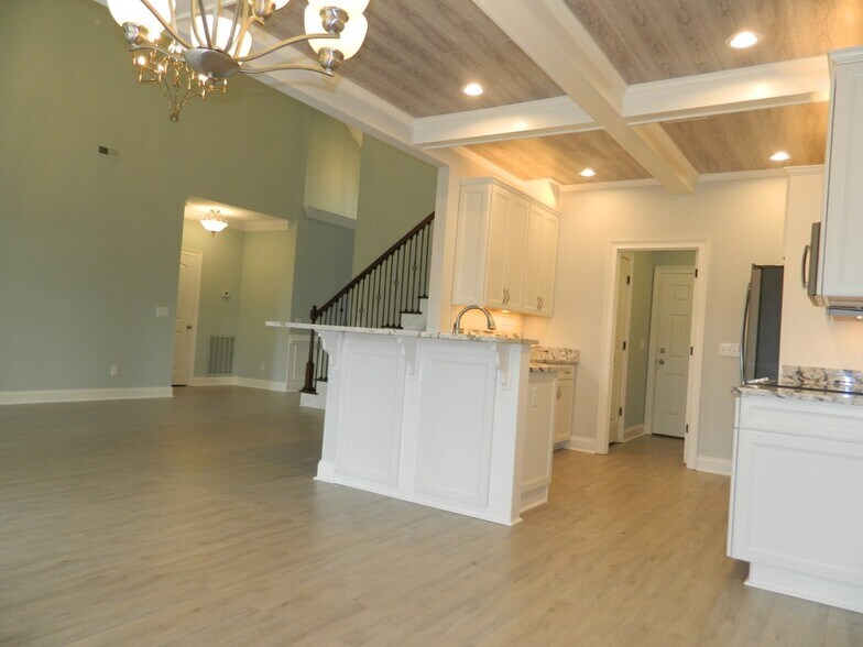 More Photos Of 1600 3rd Loop Rd, Florence Multifamily For Sale