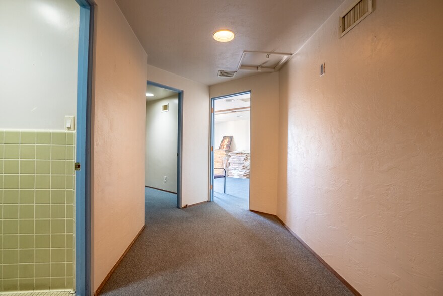 More Photos Of 4946 Florence Ave, Bell Medical For Sale