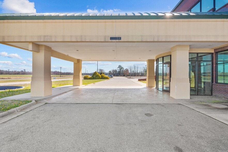 More Photos Of 120 Livermore Drive, Pembroke Medical For Sale