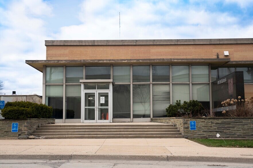 More Photos Of 4041 N Richards St, Milwaukee Manufacturing For Lease