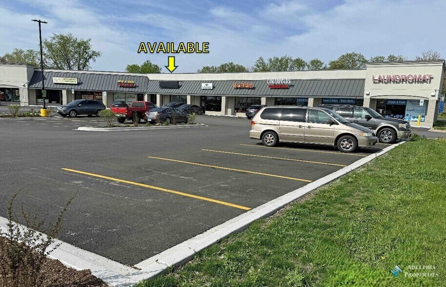 More Photos Of 388 N Independence Blvd, Romeoville General Retail For Lease