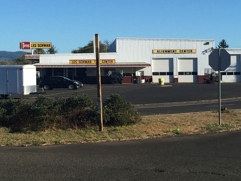 More Photos Of 1126-1150 Main Ave, Tillamook Storefront For Lease