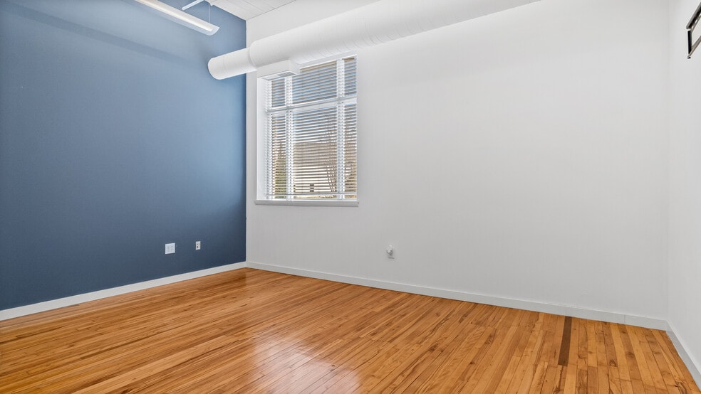 More Photos Of 514 Dabney Rd, Henderson Office For Lease