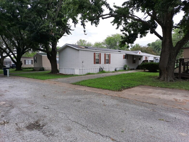 More Photos Of 321 N All Seasons Rd, Geff Manufactured Housing Mobile Home Park For Sale