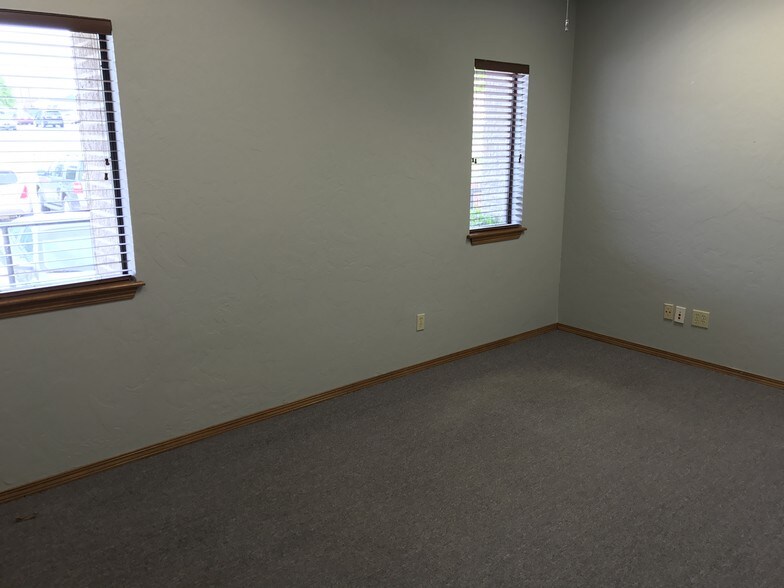 More Photos Of 501 E 15th St, Edmond Office For Lease