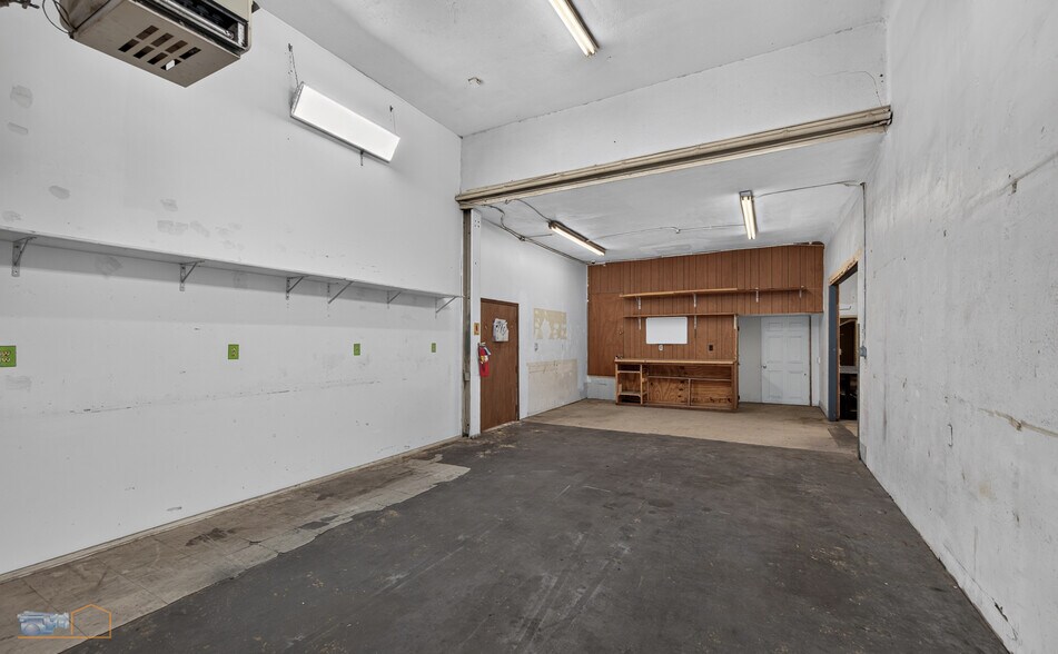 More Photos Of 2207-2209 9th St, Greeley Flex For Sale