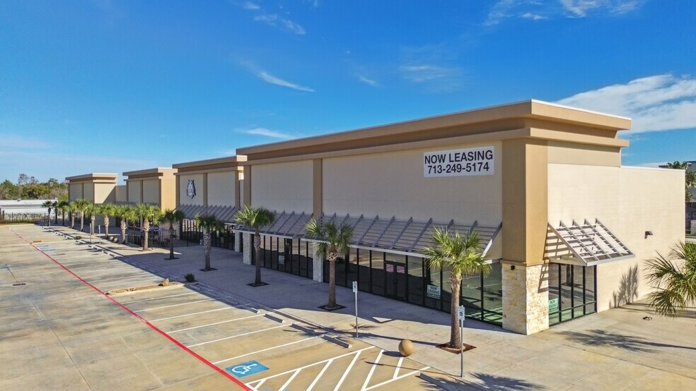 More Photos Of 3300 Bayport Blvd, Seabrook Storefront For Lease