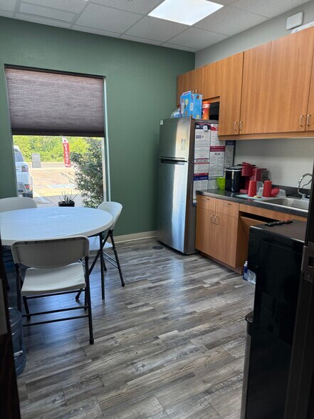 More Photos Of 1315 Chisholm Trail Pky, Duncan Medical For Sale