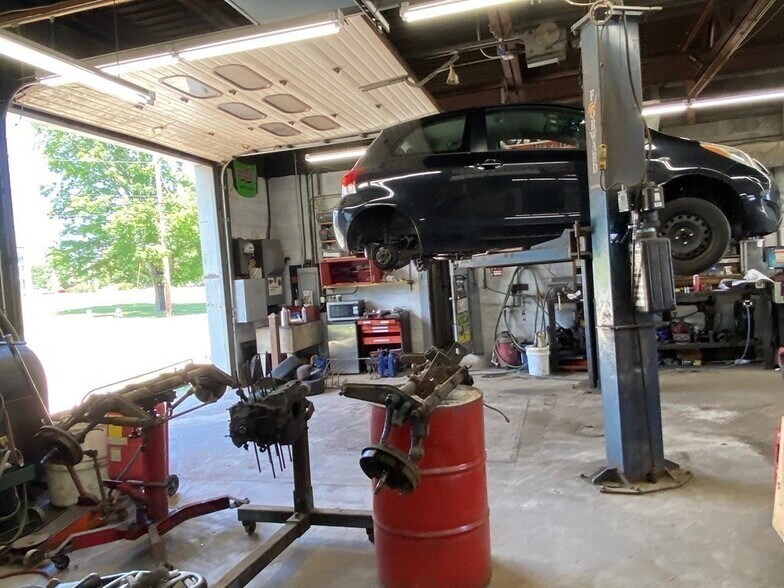 More Photos Of 31-33 Chapel St, Northampton Auto Repair For Sale