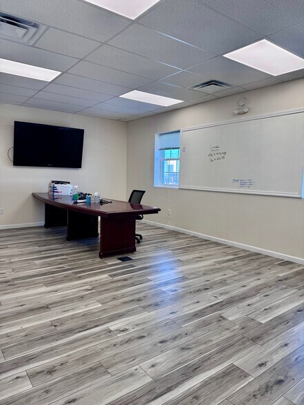 More Photos Of 24955 S US Highway 23, Circleville Restaurant For Sale