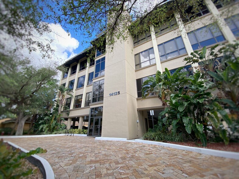 More Photos Of 14125 NW 80th Ave, Miami Lakes Office For Sale