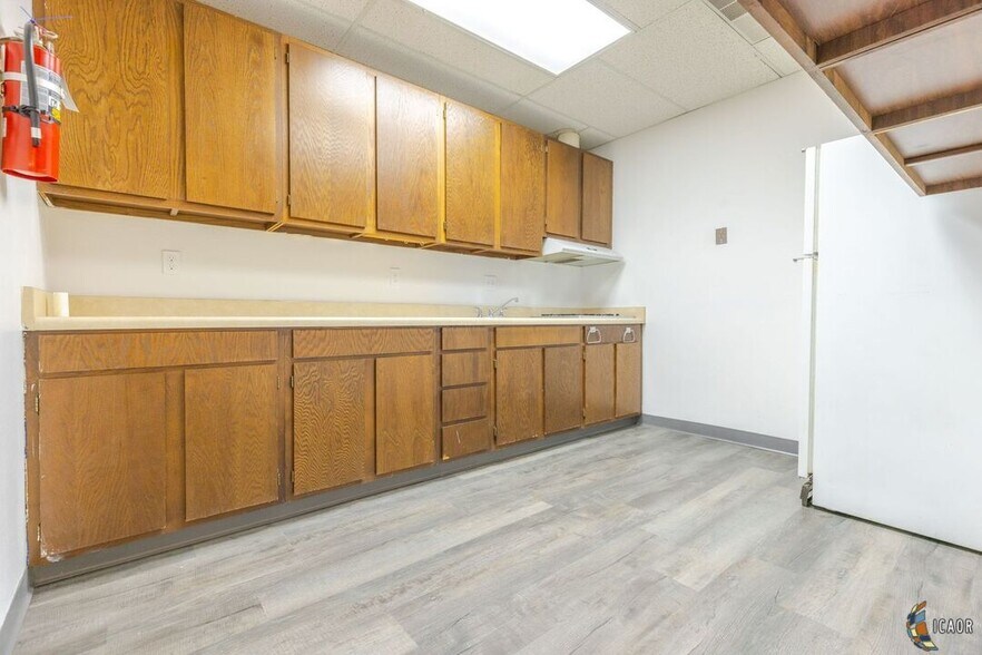 More Photos Of 765 Broadway Ave, El Centro Medical For Sale