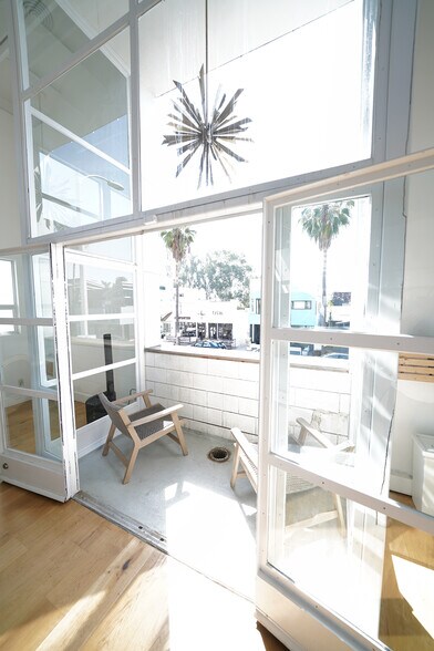 More Photos Of 1421 ABBOT KINNEY, Venice Office For Lease