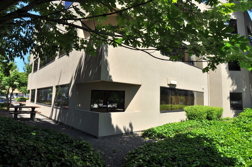 More Photos Of 4317 6th Ave SE, Lacey Office For Lease