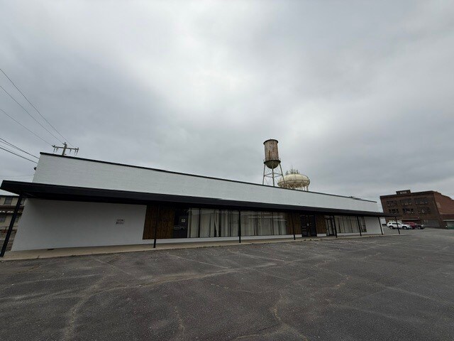 More Photos Of 111 Salem St, Thomasville Office For Lease