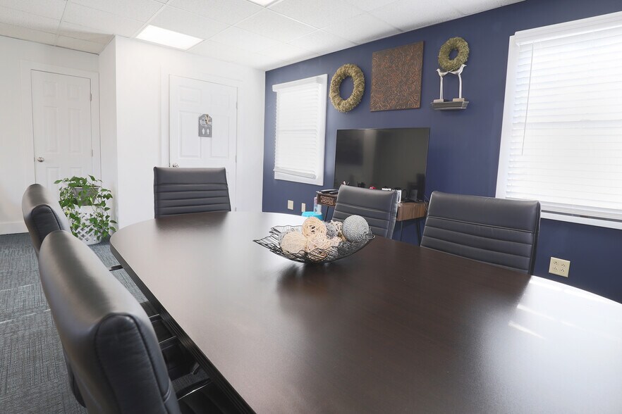 More Photos Of 322 Ballston Ave, Schenectady Office For Sale