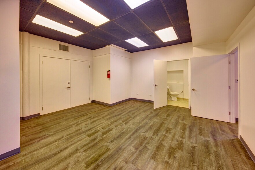 More Photos Of 1668 S King St, Honolulu Storefront Retail Office For Lease