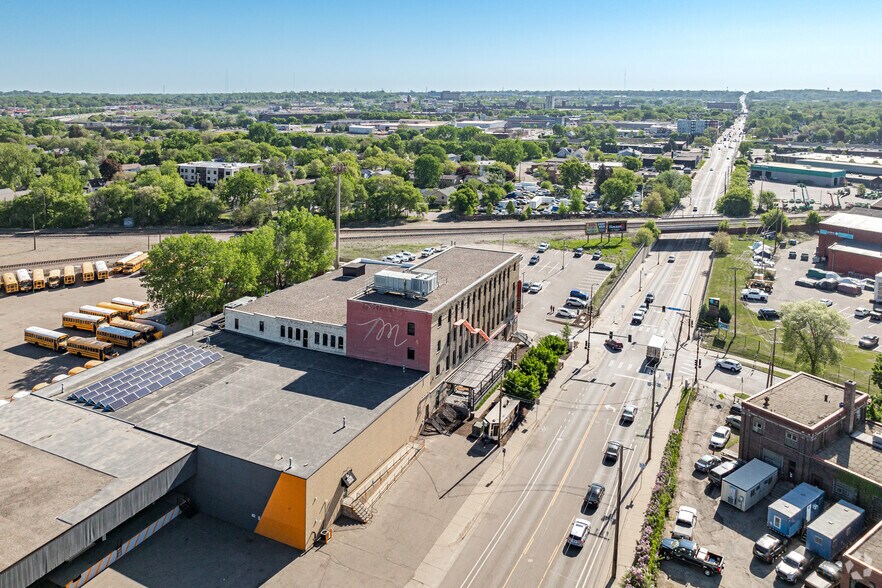 More Photos Of 861 E Hennepin Ave, Minneapolis Manufacturing For Lease