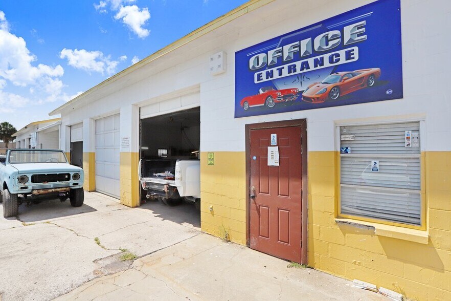 More Photos Of 6801 Tower Dr, Hudson Service For Lease