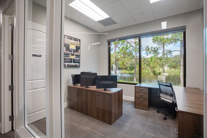 More Photos Of 5110 Lena Rd, Bradenton Office For Sale