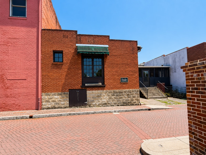 More Photos Of 61 Doyle St, Toccoa Mixed Retail For Sale