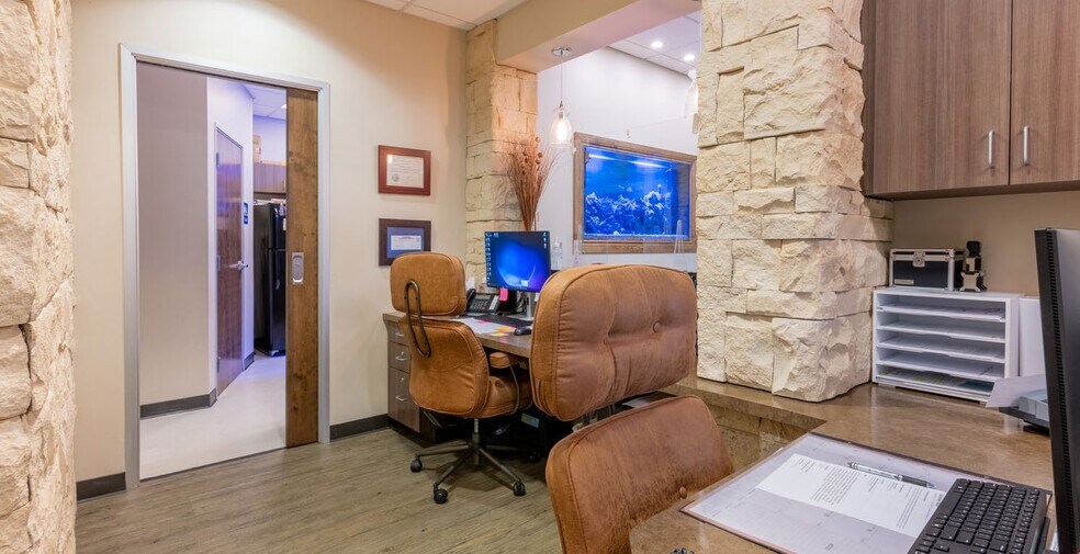 More Photos Of 9900 Stockdale Hwy, Bakersfield Medical For Sale