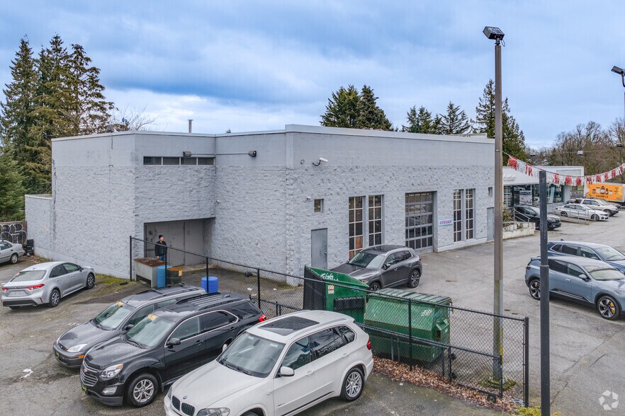 More Photos Of 445-525 Kingsway, Vancouver Auto Dealership For Lease