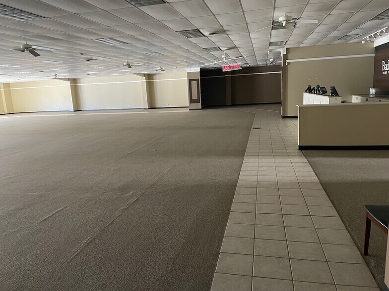 More Photos Of 435 S Main St, Swainsboro Freestanding For Sale