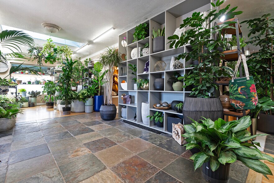 More Photos Of 2194 E Fort Union Blvd, Salt Lake City Freestanding For Sale