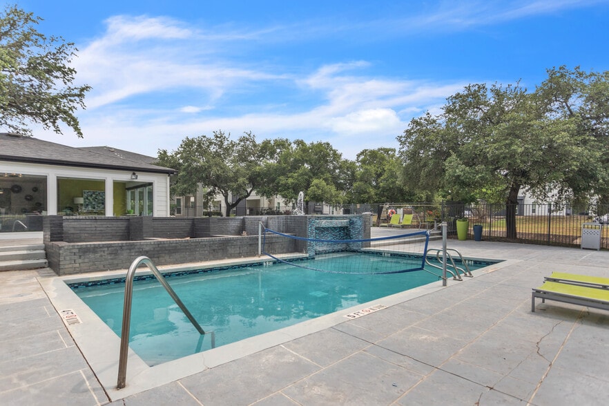 More Photos Of 14900 Nacogdoches Rd, San Antonio Apartments For Sale