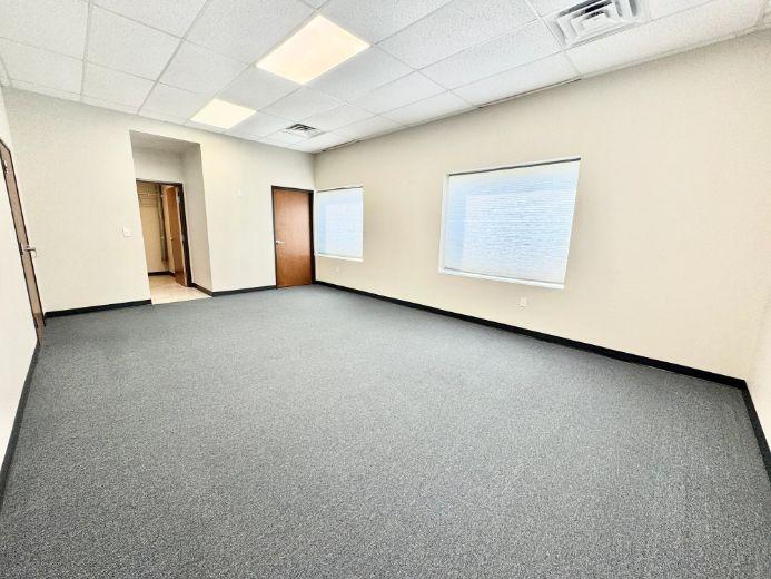 More Photos Of 320 NE 145th Pl, Edmond Warehouse For Lease