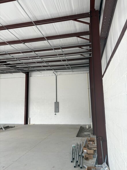 More Photos Of 14050 N Florida Ave, Tampa Unknown For Lease