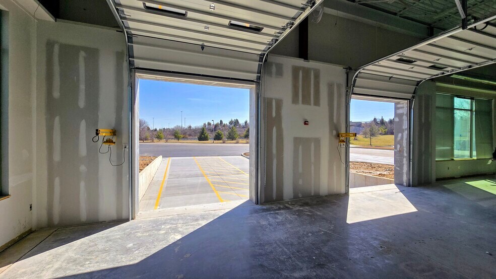 More Photos Of 1 Innovation Dr, Plymouth Meeting Light Distribution For Lease