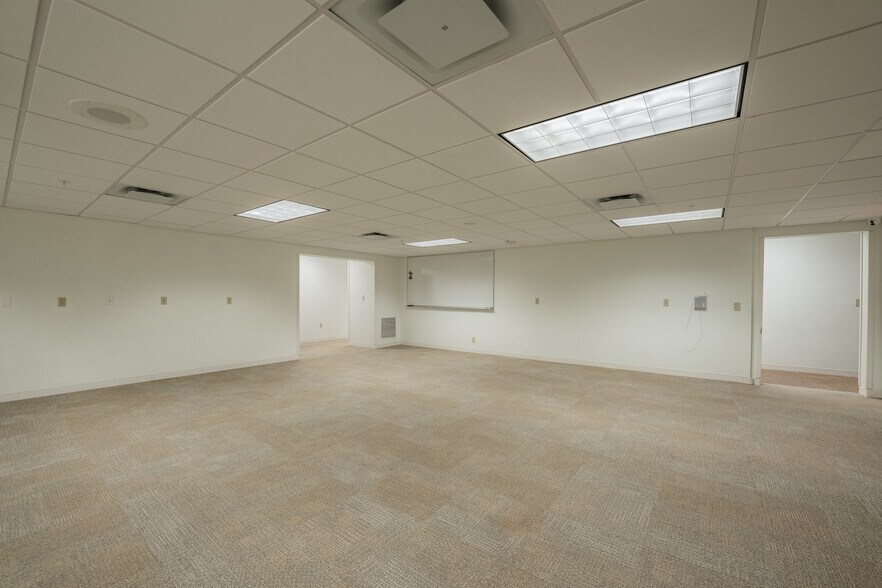 More Photos Of 1825 N Clairemont Ave, Eau Claire Schools For Sale