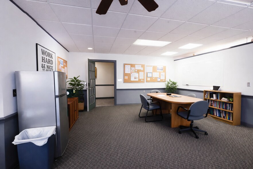 More Photos Of 276 Newport Rd, New London Storefront Retail Office For Sale