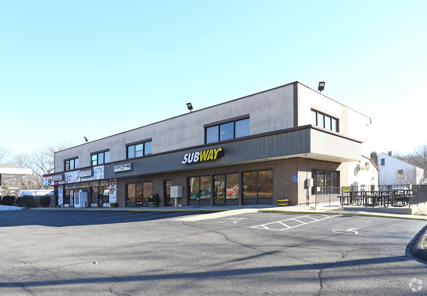 Primary Photo Of 325 Chamberlain Hwy, Meriden General Retail For Lease