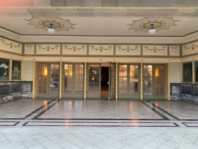 More Photos Of 125-129 N Raymond Ave, Pasadena Loft Creative Space For Lease
