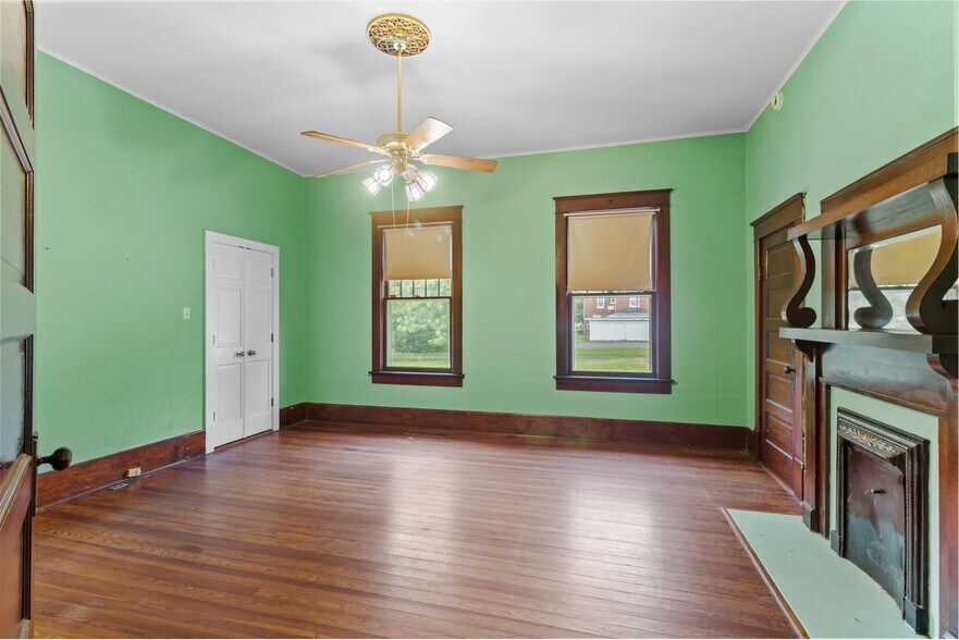 More Photos Of 300 Maple St, Smyrna Restaurant For Sale