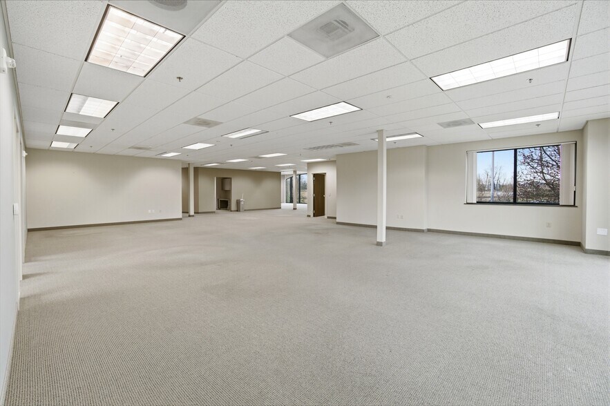 More Photos Of 680 Hawthorne Ave SE, Salem Office For Sale