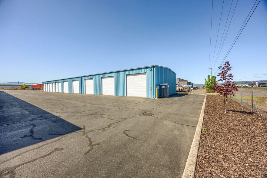 More Photos Of 1400 Avenue G, White City Self Storage For Sale
