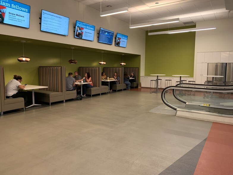 More Photos Of 49 W Maryland St, Indianapolis General Retail For Lease