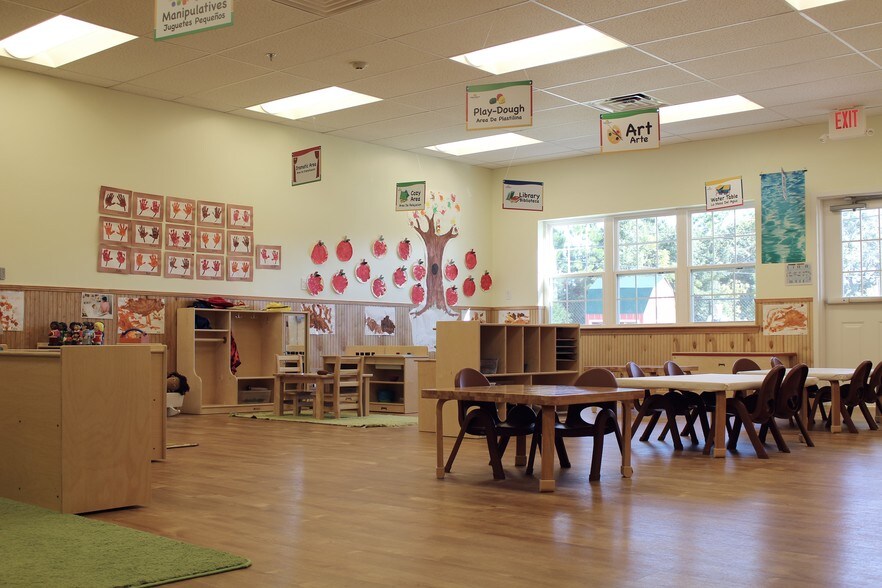 More Photos Of 4798 Live Oak Church Rd, Crestview Daycare Center For Lease