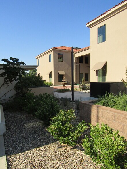 More Photos Of 1600 Norris Rd, Bakersfield Office For Sale