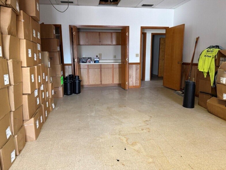 More Photos Of 2720 NE 20th Way, Gainesville Warehouse For Sale