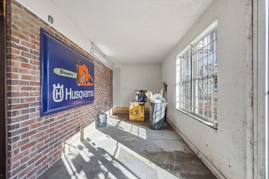 More Photos Of 4545 Saint Johns Ave, Jacksonville Service For Sale